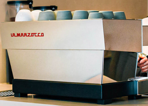 BE　Deuxieme Classe La Marzocco Linea 2EE Commercial Espresso Machine | PLEASE REACH
