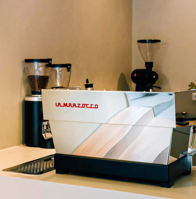 La Marzocco Linea 2EE Commercial Espresso Machine | PLEASE REACH